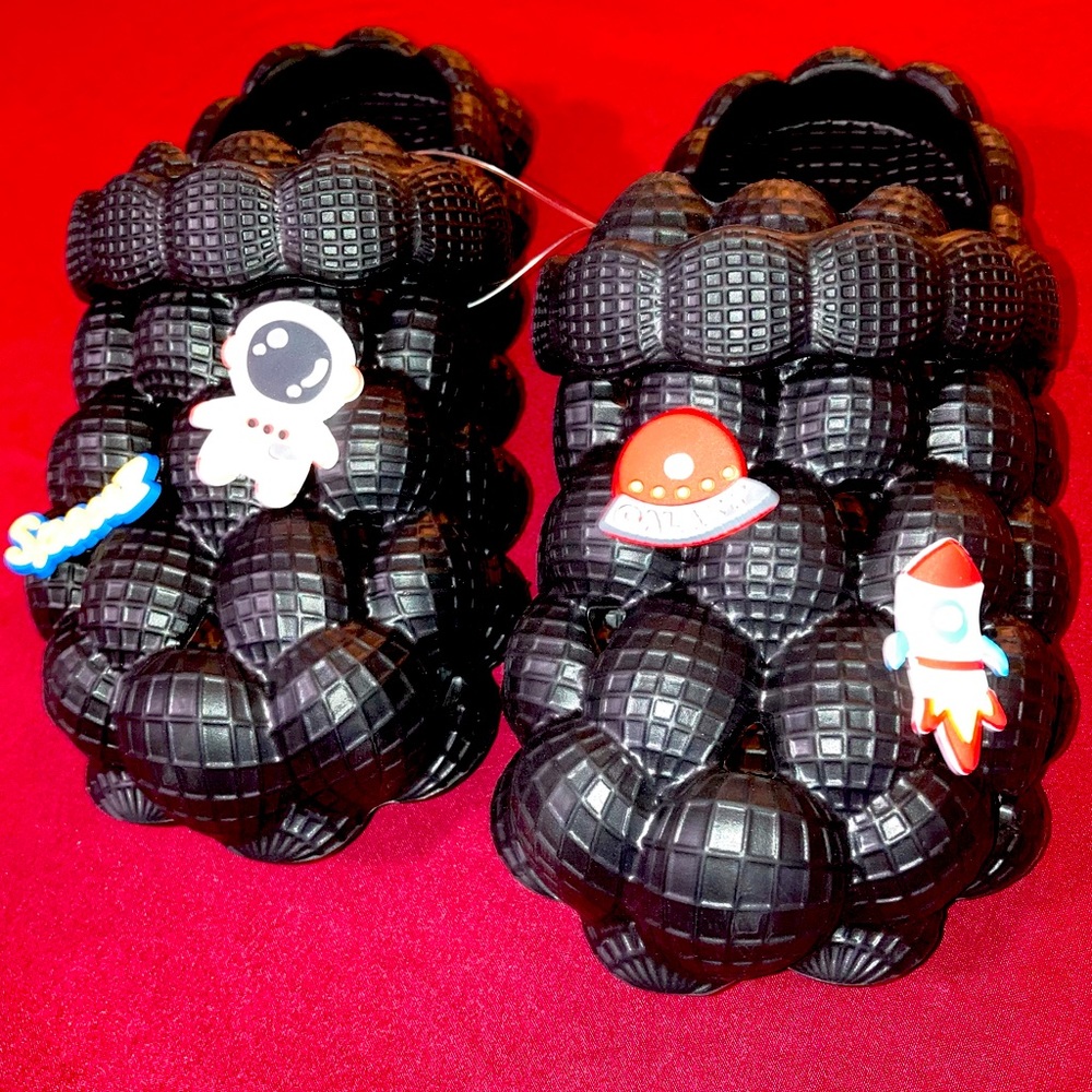 Black crocs 4 jiblits